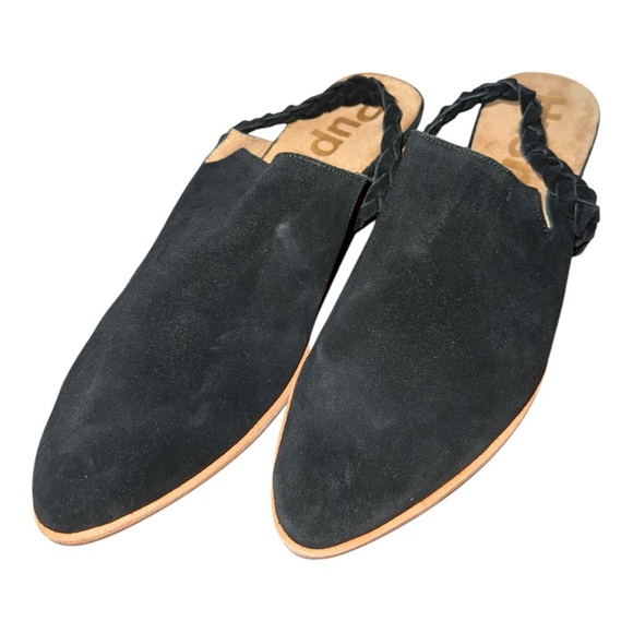 Hush Puppies Black Mules with Pointed Toe and Strap - Picture 3 of 5